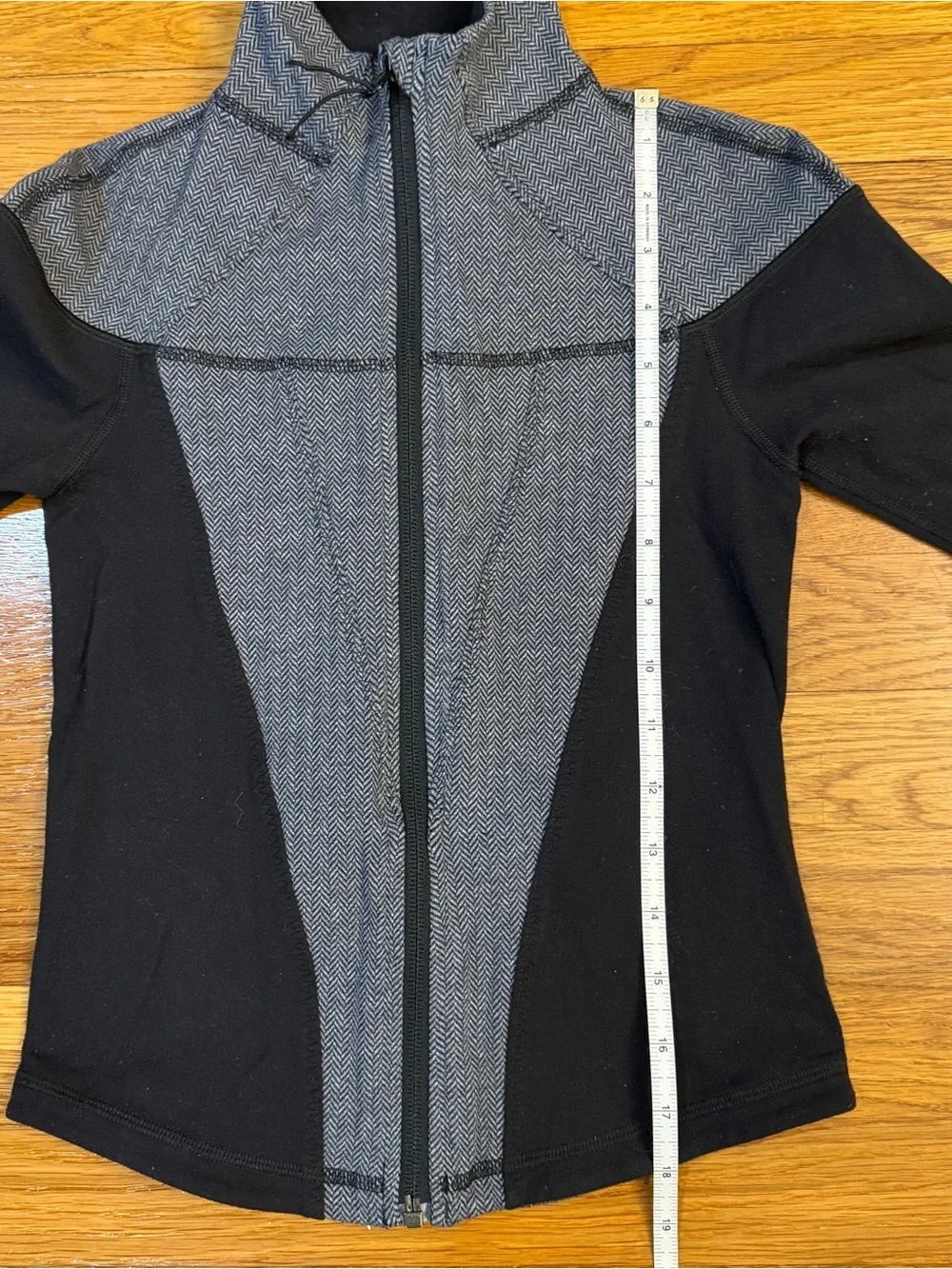 Ivivva (Lululemon) Define Style Jacket in Black and Gray Herringbone - Size 10